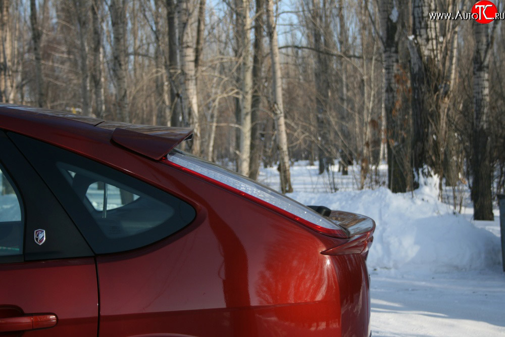 1 499 р. Спойлер AutoTC, очищающий заднее стекло Ford Focus 2 хэтчбэк 5 дв. рестайлинг (2007-2011) (Неокрашенный)  с доставкой в г. Москва