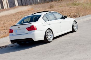 3 399 р. Лип спойлер  3 серия E90 (04-11) АВТОКРАТ BMW 3 серия E90 седан дорестайлинг (2004-2008) (Неокрашенный)  с доставкой в г. Москва. Увеличить фотографию 2