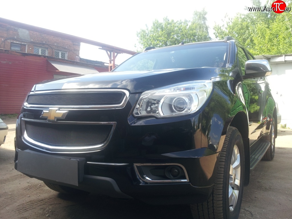 1 469 р. Сетка в решетку радиатора (верхняя) Russtal  Chevrolet Trailblazer  GM800 (2012-2016) дорестайлинг (черная)  с доставкой в г. Москва