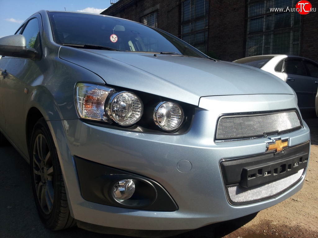 1 539 р. Нижняя сетка на бампер Russtal (хром) Chevrolet Aveo T300 седан (2011-2015)  с доставкой в г. Москва