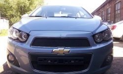 Нижняя сетка на бампер Russtal (черная) Chevrolet Aveo T300 хэтчбек (2011-2015)