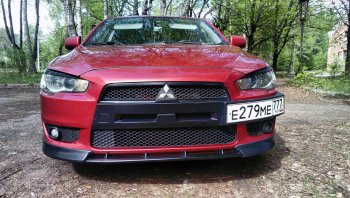 899 р. Вставка переднего бампера (зубатка) Evo  Mitsubishi Lancer  10 (2007-2017) седан дорестайлинг, хэтчбэк дорестайлинг, седан рестайлинг, хэтчбек 5 дв рестайлинг (Неокрашенная)  с доставкой в г. Москва. Увеличить фотографию 7