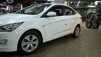 4 999 р. Пластиковые пороги АвтоКрат Hyundai Solaris RBr седан рестайлинг (2014-2017) (Неокрашенные)  с доставкой в г. Москва. Увеличить фотографию 3