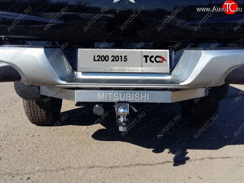 24 999 р. Фаркоп (тягово-сцепное устройство) с задним бампером TCC  Mitsubishi L200  5 KK,KL (2015-2022) дорестайлинг, рестайлинг (оцинкованный, шар Е нержавейка, усиленный, надпись Mitsubishi)  с доставкой в г. Москва