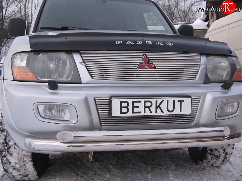 6 999 р. Декоративная вставка решетки радиатора Berkut Mitsubishi Pajero 3 V70 дорестайлинг (1999-2003)  с доставкой в г. Москва