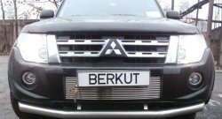 5 699 р. Декоративная вставка воздухозаборника (рестайлинг) Berkut Mitsubishi Pajero 4 V90 дорестайлинг (2006-2011)  с доставкой в г. Москва. Увеличить фотографию 1