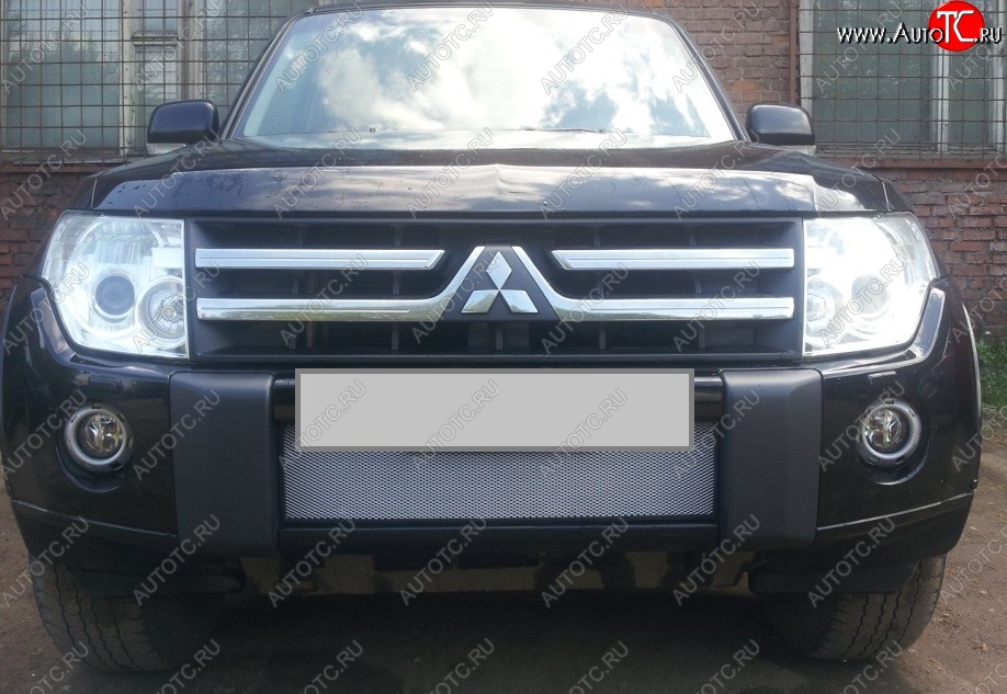 1 539 р. Защитная решётка в воздуховод автомобиля Russtal (хром) Mitsubishi Pajero 4 V90 дорестайлинг (2006-2011)  с доставкой в г. Москва