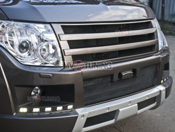 8 199 р. Решётка радиатора BROOMER Design  Mitsubishi Pajero ( 4 V90,  4 V80) (2006-2015) дорестайлинг, дорестайлинг, 1-ый рестайлинг, 3 дв. 1-ый рестайлинг (Неокрашенная)  с доставкой в г. Москва. Увеличить фотографию 1