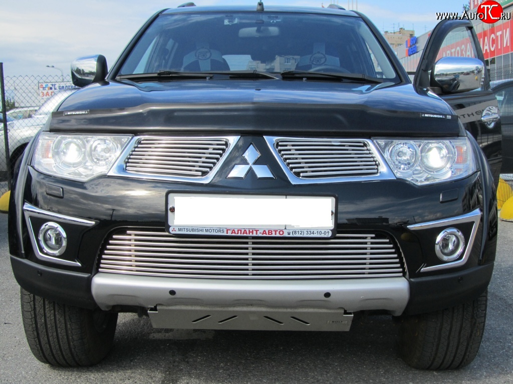 6 399 р. Декоративная вставка воздухозаборника Berkut Mitsubishi Pajero Sport PB дорестайлинг (2008-2013)  с доставкой в г. Москва