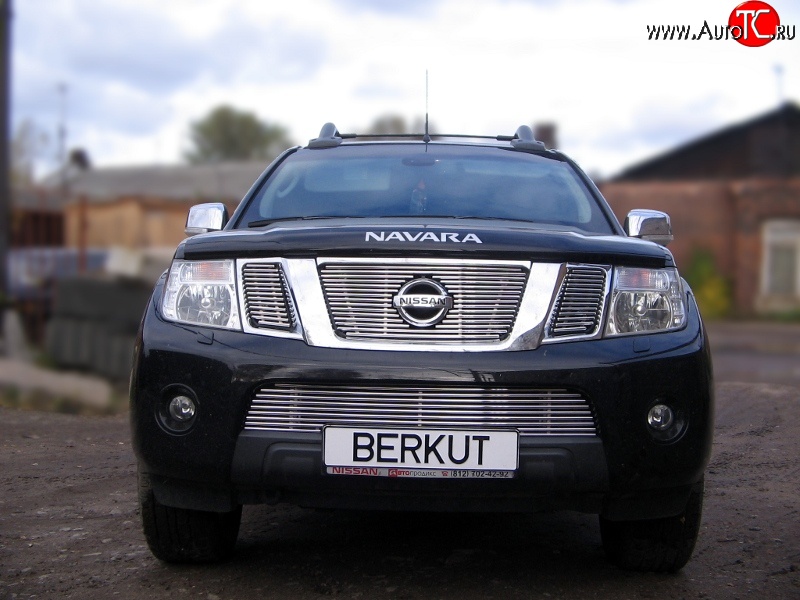 5 799 р. Декоративная вставка воздухозаборника (рестайлинг) Berkut  Nissan Navara  2 D40 (2004-2010) дорестайлинг  с доставкой в г. Москва