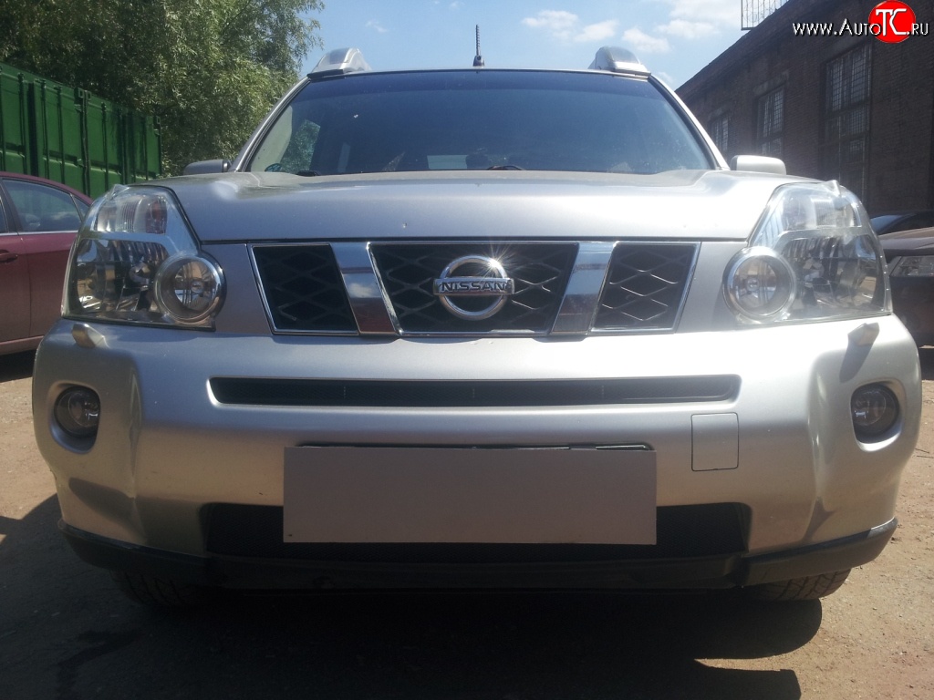 1 229 р. Сетка верхнего воздухозаборника переднего бампера Russtal Nissan X-trail 2 T31 дорестайлинг (2007-2011) (черная)  с доставкой в г. Москва