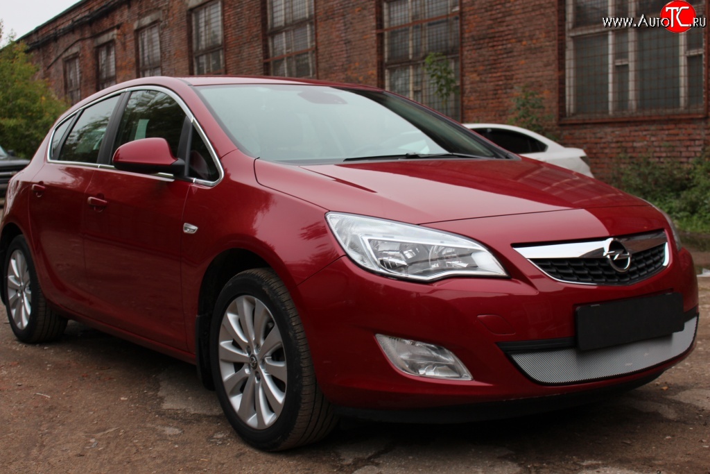 1 539 р. Сетка на бампер Russtal (хром) Opel Astra J хэтчбек 5 дв. дорестайлинг (2009-2012)  с доставкой в г. Москва