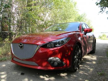 4 599 р. Защитная сетка в бампер (низ, ячейка 4х10 мм) Alfeco Премиум Mazda 3/Axela BM дорестайлинг седан (2013-2016) (Хром)  с доставкой в г. Москва. Увеличить фотографию 2