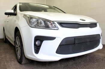 3 099 р. Защитная сетка в бампер (верх, заглушка без сот) Alfeco Стандарт KIA Rio 4 FB дорестайлинг седан (2016-2020) (Чёрная)  с доставкой в г. Москва. Увеличить фотографию 4