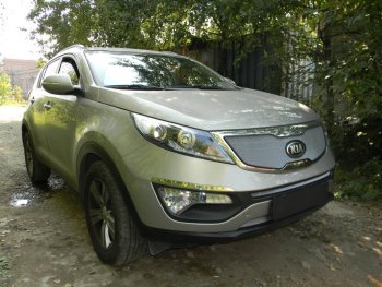 3 589 р. Защитная сетка в бампер (верх, ячейка 3х7 мм) Alfeco Стандарт  KIA Sportage  3 SL (2010-2014) дорестайлинг (Хром)  с доставкой в г. Москва. Увеличить фотографию 3