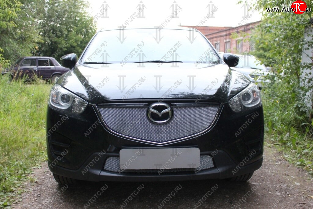 4 299 р. Защитная сетка в бампер (верх, ячейка 3х7 мм) Alfeco Стандарт Mazda CX-5 KE рестайлинг (2015-2017) (Хром)  с доставкой в г. Москва