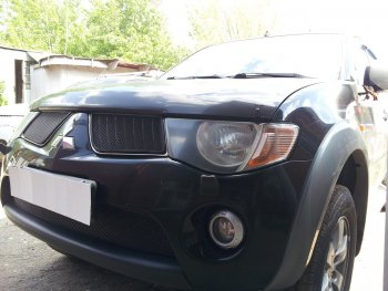 3 099 р. Защитная сетка в бампер (низ, ячейка 3х7 мм) Alfeco Стандарт Mitsubishi L200 4  дорестайлинг (2006-2014) (Чёрная)  с доставкой в г. Москва. Увеличить фотографию 2