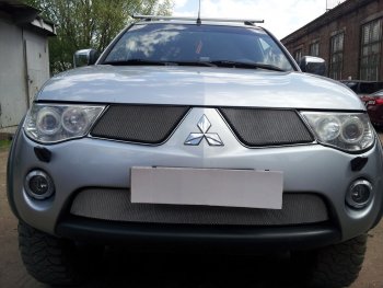 3 279 р. Защитная сетка в бампер (низ, ячейка 3х7 мм) Alfeco Стандарт Mitsubishi L200 4  дорестайлинг (2006-2014) (Хром)  с доставкой в г. Москва. Увеличить фотографию 1