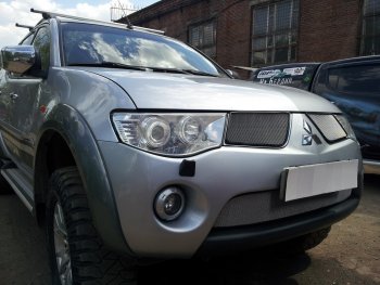 3 279 р. Защитная сетка в бампер (низ, ячейка 3х7 мм) Alfeco Стандарт Mitsubishi L200 4  дорестайлинг (2006-2014) (Хром)  с доставкой в г. Москва. Увеличить фотографию 3