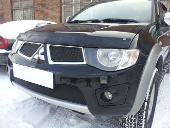 3 099 р. Защитная сетка в бампер (низ, ячейка 3х7 мм) Alfeco Стандарт  Mitsubishi L200  4 - Pajero Sport  PB (Чёрная)  с доставкой в г. Москва. Увеличить фотографию 2