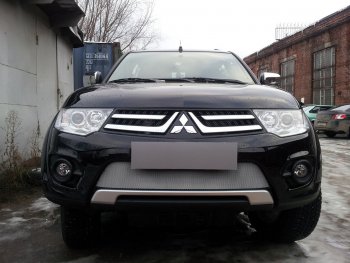 4 299 р. Защитная сетка в бампер (низ, ячейка 3х7 мм) Alfeco Стандарт Mitsubishi L200 4  рестайлинг (2013-2016) (Хром)  с доставкой в г. Москва. Увеличить фотографию 2