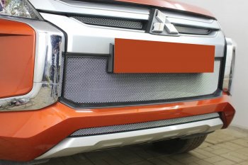 2 699 р. Защитная сетка в бампер (низ, ячейка 3х7 мм) Alfeco Стандарт  Mitsubishi L200  5 KK,KL (2018-2022) рестайлинг (Хром)  с доставкой в г. Москва. Увеличить фотографию 2