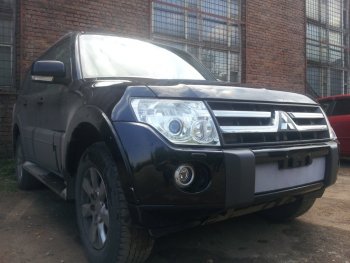 3 279 р. Защитная сетка в бампер (низ, ячейка 3х7 мм) Стрелка11 Стандарт  Mitsubishi Pajero ( 4 V90,  4 V80) (2006-2011) дорестайлинг, дорестайлинг (Хром)  с доставкой в г. Москва. Увеличить фотографию 3