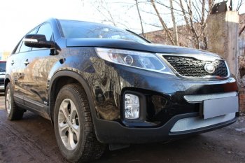 4 299 р. Защитная сетка в бампер (низ, ячейка 4х10 мм) Alfeco Премиум KIA Sorento XM рестайлинг (2012-2015) (Хром)  с доставкой в г. Москва. Увеличить фотографию 3