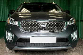 4 299 р. Защитная сетка в бампер (низ, ячейка 4х10 мм) Alfeco Премиум  KIA Sorento  UM/Prime (2014-2018) дорестайлинг (Чёрная)  с доставкой в г. Москва. Увеличить фотографию 1