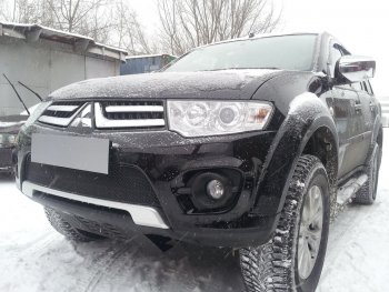 4 199 р. Защитная сетка в бампер (низ, ячейка 4х10 мм) Alfeco Премиум Mitsubishi L200 4  рестайлинг (2013-2016) (Чёрная)  с доставкой в г. Москва. Увеличить фотографию 3