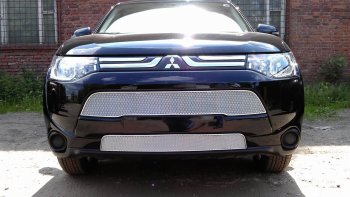 3 799 р. Защитная сетка в бампер (низ, ячейка 3х7 мм) Alfeco Стандарт Mitsubishi Outlander GF дорестайлинг (2012-2014) (Хром)  с доставкой в г. Москва. Увеличить фотографию 3