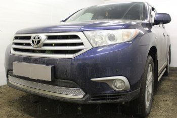 4 749 р. Защитная сетка в бампер (низ, ячейка 4х10 мм) Стрелка11 Премиум Toyota Highlander XU40 рестайлинг (2010-2013) (Хром)  с доставкой в г. Москва. Увеличить фотографию 3