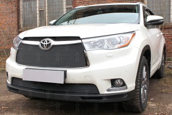 3 999 р. Защитная сетка в бампер (низ, ячейка 4х10 мм) Стрелка11 Премиум Toyota Highlander XU50 дорестайлинг (2013-2017) (Чёрная)  с доставкой в г. Москва. Увеличить фотографию 2