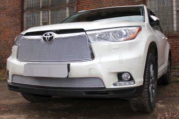 4 199 р. Защитная сетка в бампер (низ, ячейка 4х10 мм) Стрелка11 Премиум Toyota Highlander XU50 дорестайлинг (2013-2017) (Хром)  с доставкой в г. Москва. Увеличить фотографию 3