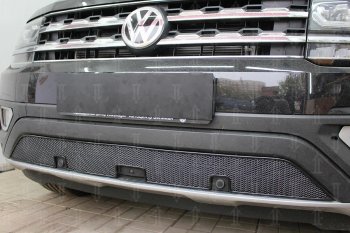 4 549 р. Защитная сетка в бампер (низ, ячейка 4х10 мм) Стрелка11 Премиум Volkswagen Teramont CA1 дорестайлинг (2016-2020) (Чёрная)  с доставкой в г. Москва. Увеличить фотографию 2