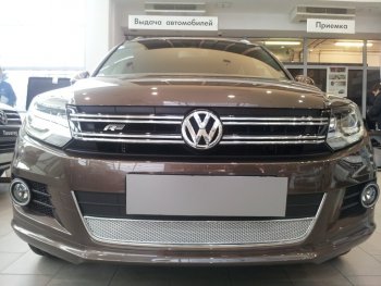 Защитная сетка в бампер (низ, ячейка 4х10 мм) Стрелка11 Премиум Volkswagen Tiguan NF рестайлинг (2011-2017)  (Хром)