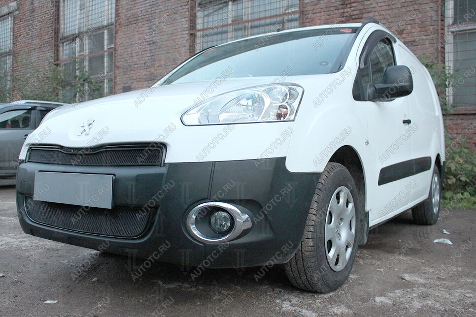 6 749 р. Защита радиатора (2 части) Стрелка11 Стандарт  Peugeot Partner  B9 (2012-2015) 1-ый рестайлинг (черная)  с доставкой в г. Москва