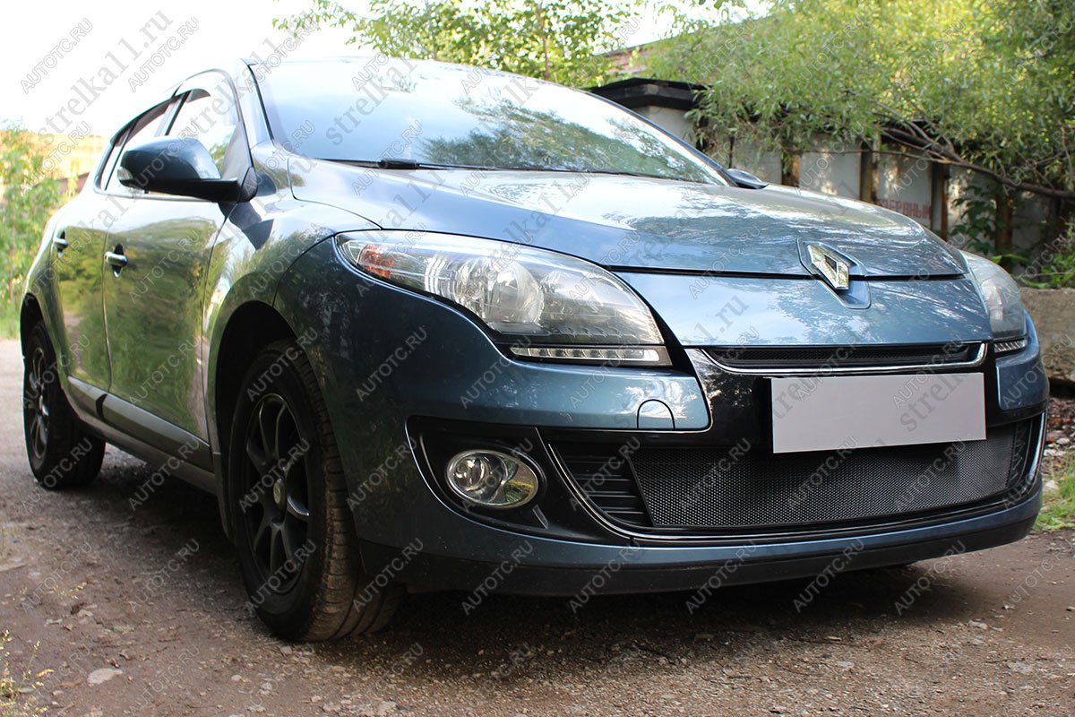 3 399 р. Защита радиатора (низ) Стандарт  Renault Megane  купе 3 дв. (2012-2014) 1-ый рестайлинг (черная)  с доставкой в г. Москва