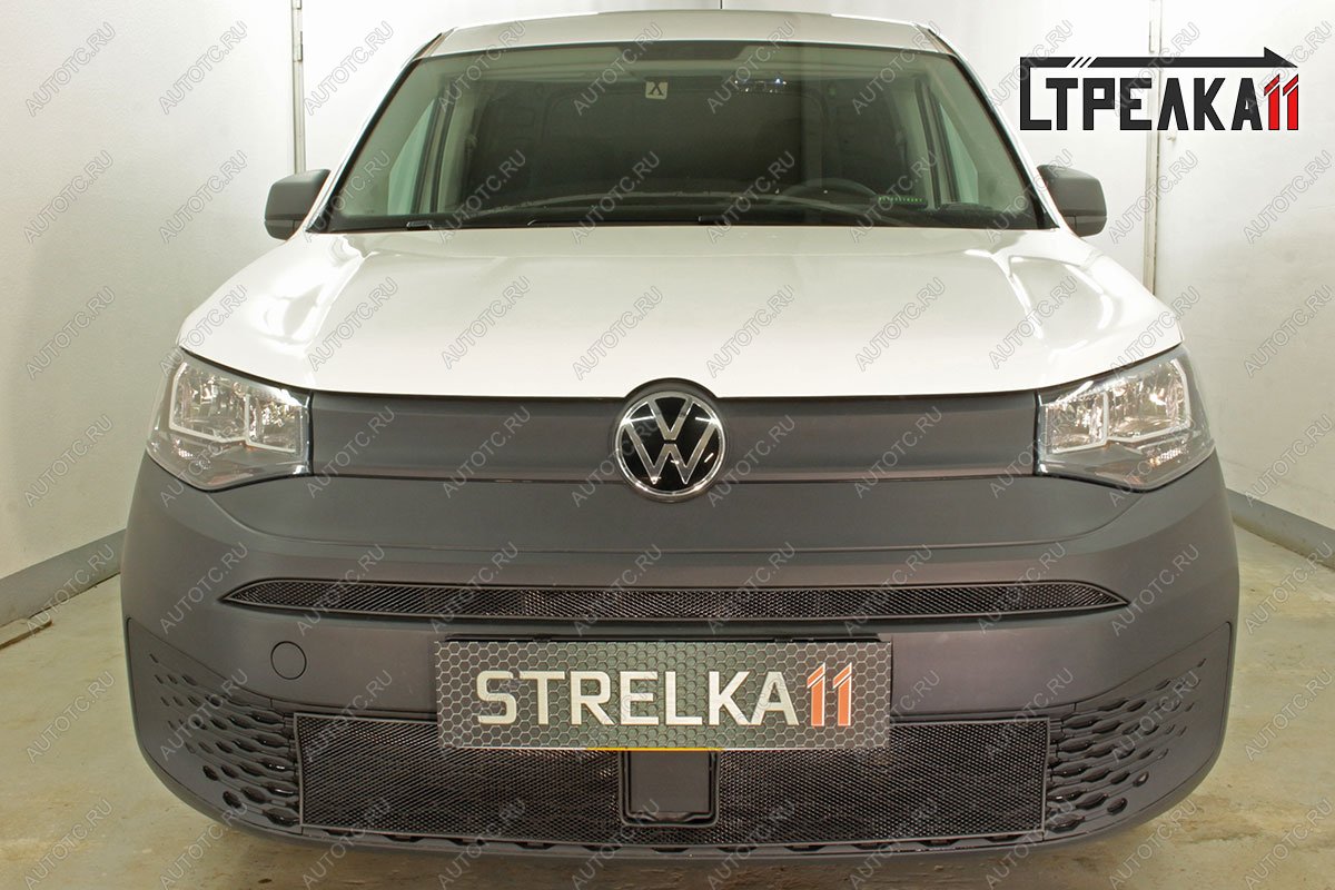 2 369 р. Защита радиатора (верх) Стрелка11 Стандарт  Volkswagen Caddy (2020-2024) (черная)  с доставкой в г. Москва