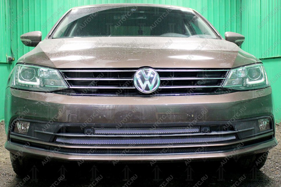 4 949 р. Защита радиатора (3 части с парктроником) Стрелка11 Стандарт  Volkswagen Jetta  A6 (2015-2018) седан рестайлинг (хром)  с доставкой в г. Москва