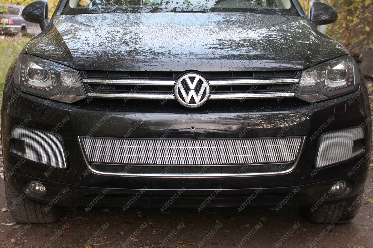 3 199 р. Защита радиатора (низ) Стрелка11 Стандарт  Volkswagen Touareg  NF (2010-2014) дорестайлинг (хром)  с доставкой в г. Москва