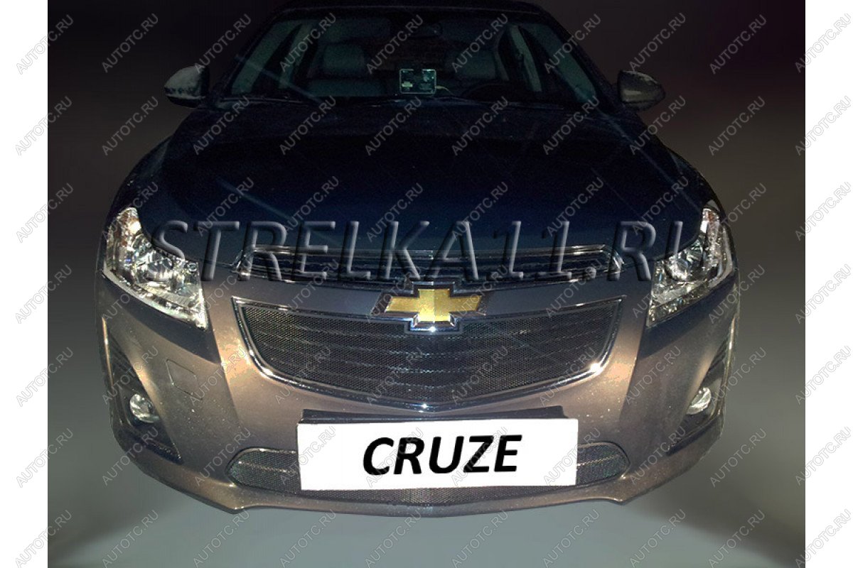 799 р. Зимняя заглушка решетки радиатора (верх) Стрелка11  Chevrolet Cruze ( J300,  J308,  J305) (2012-2015) седан рестайлинг, универсал рестайлинг, хэтчбек рестайлинг (черная)  с доставкой в г. Москва