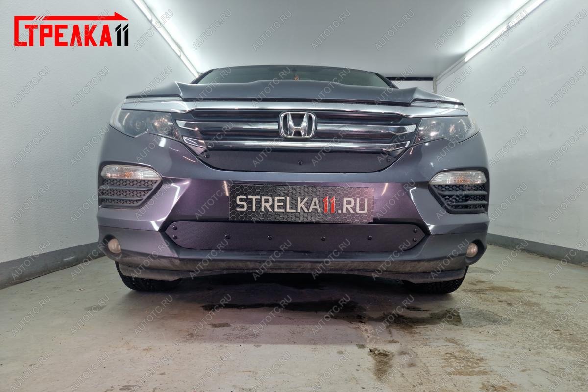 799 р. Зимняя заглушка решетки радиатора (верх) Стрелка11  Honda Pilot  YF6 (2016-2019) дорестайлинг (черная)  с доставкой в г. Москва