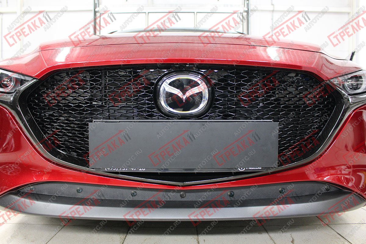 969 р. Зимняя заглушка решетки радиатора (низ) Стрелка11  Mazda 3/Axela  BP (2019-2025) хэтчбэк (черная)  с доставкой в г. Москва