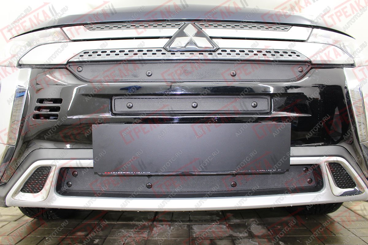 969 р. Зимняя заглушка решетки радиатора (верх, 2 части) Стрелка11  Mitsubishi Outlander  GF (2018-2022) 3-ий рестайлинг (черная)  с доставкой в г. Москва