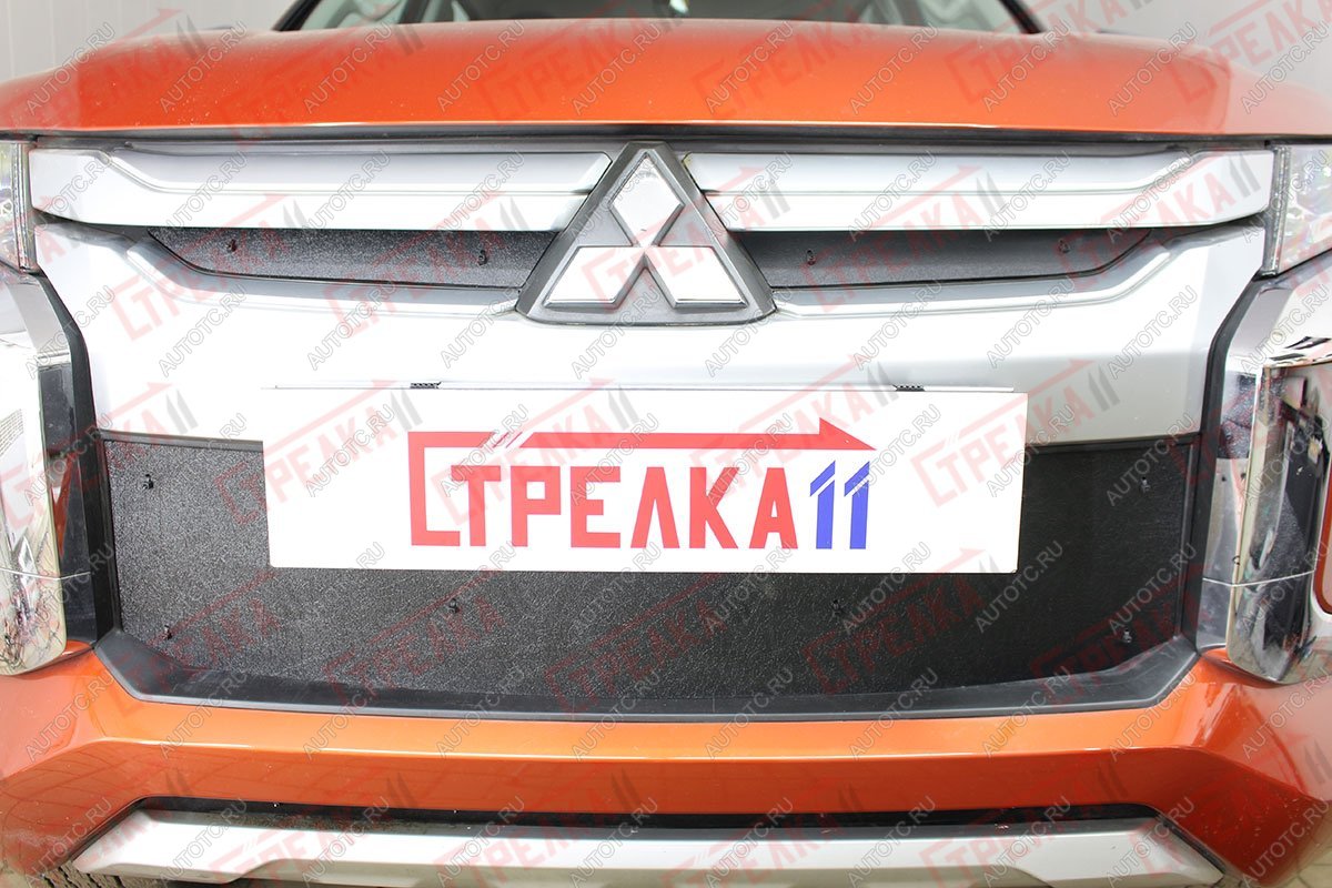 1 079 р. Зимняя защита на стяжке (верх) Стрелка11  Mitsubishi L200  5 KK,KL (2018-2022) рестайлинг (черная)  с доставкой в г. Москва