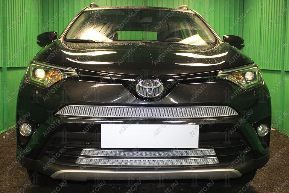 4 949 р. Защита радиатора (верх) Стрелка11 PREMIUM  Toyota RAV4  XA40 (2015-2019) 5 дв. рестайлинг (хром)  с доставкой в г. Москва