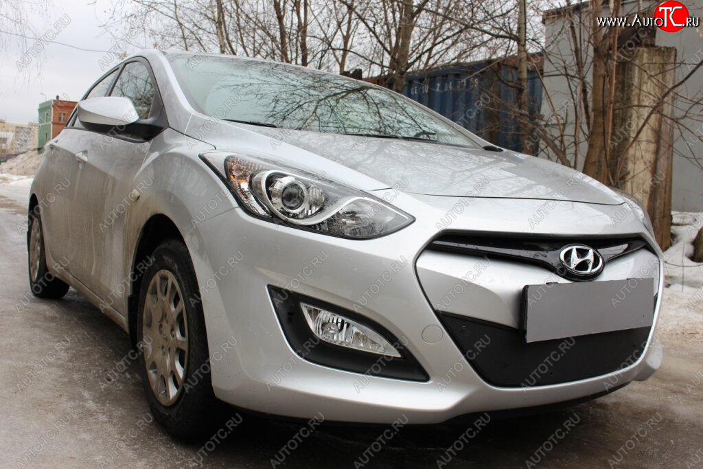 3 169 р.           Защита радиатора Hyundai i30 2013-2015 black Hyundai I30 2 GD дорестайлинг, хэтчбэк 5 дв. (2011-2015) (черная)  с доставкой в г. Москва