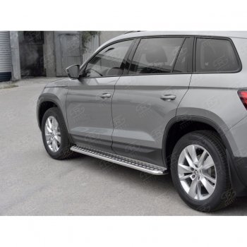 22 999 р. Порожки для ног (труба Ø42) SLITKOFF  Skoda Kodiaq  NU7 (2017-2021) дорестайлинг (Вариант 2 (лист алюм, проф.сталь))  с доставкой в г. Москва. Увеличить фотографию 3