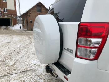 6 949 р. Пластиковый колпак запасного колеса SUZUKI (верхняя часть, 225/70/16)  Suzuki Grand Vitara ( FTB03 3 двери,  3TD62, TL52 5 дверей,  JT 5 дверей,  JT 3 двери,  JT) - Grand Vitara XL7 (неокрашенный)  с доставкой в г. Москва. Увеличить фотографию 12